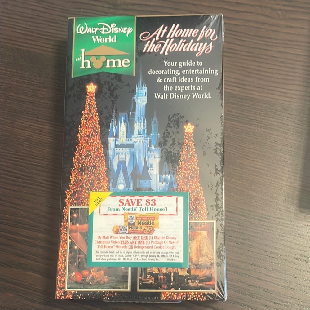 Disney Holiday Decor Guide - Green and Black